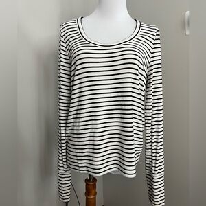 Evereve XL Black and White Stripe Long Sleeve Stretchy EUC